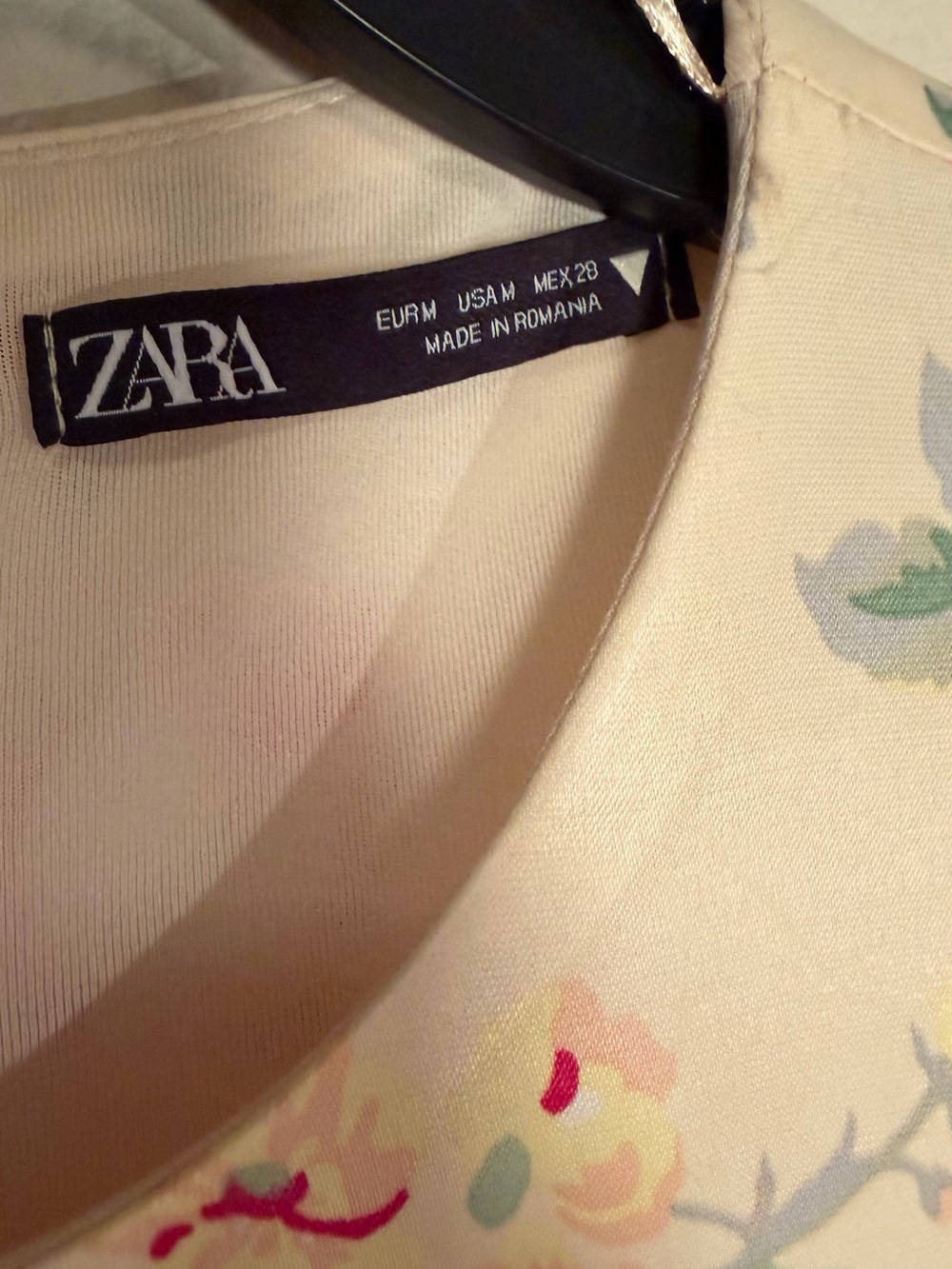 Zara Lt Yellow Short Sleeve Dress wPink Rose Floral Print Cutout Slits - Picture 5 of 16